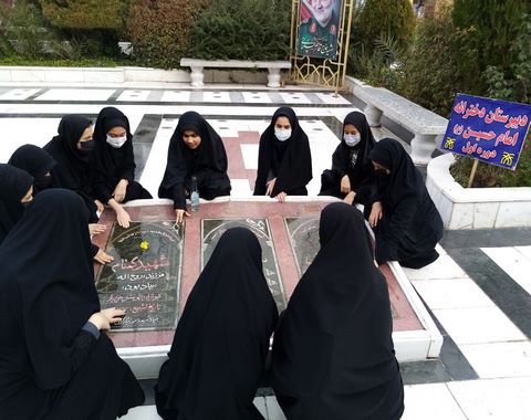 حضور دانش آموزان پایه هشتم در آرامگاه شهید آیت الله مدرس و کتابخانه آرامگاه