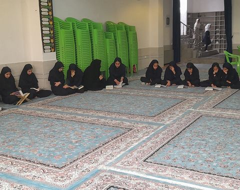 برگزاری محفل انس با قرآن در آموزشگاه